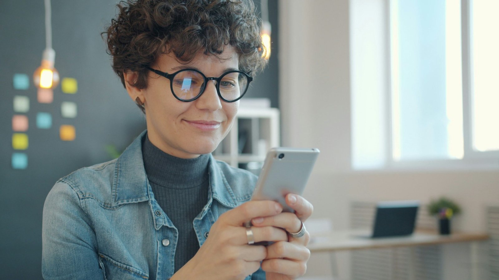 Comment gagner de l'argent avec son smartphone : les méthodes fiables en 2026