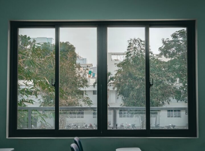 Fenêtre Alu Pas Cher sur Mesure : Guide Qualité-Prix