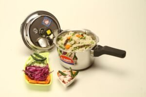 Une cocotte et des légumes