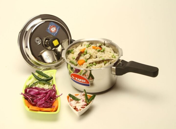 Une cocotte et des légumes